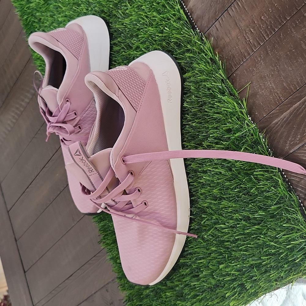 Reebok Dusty Lilac Sneaker Size 10